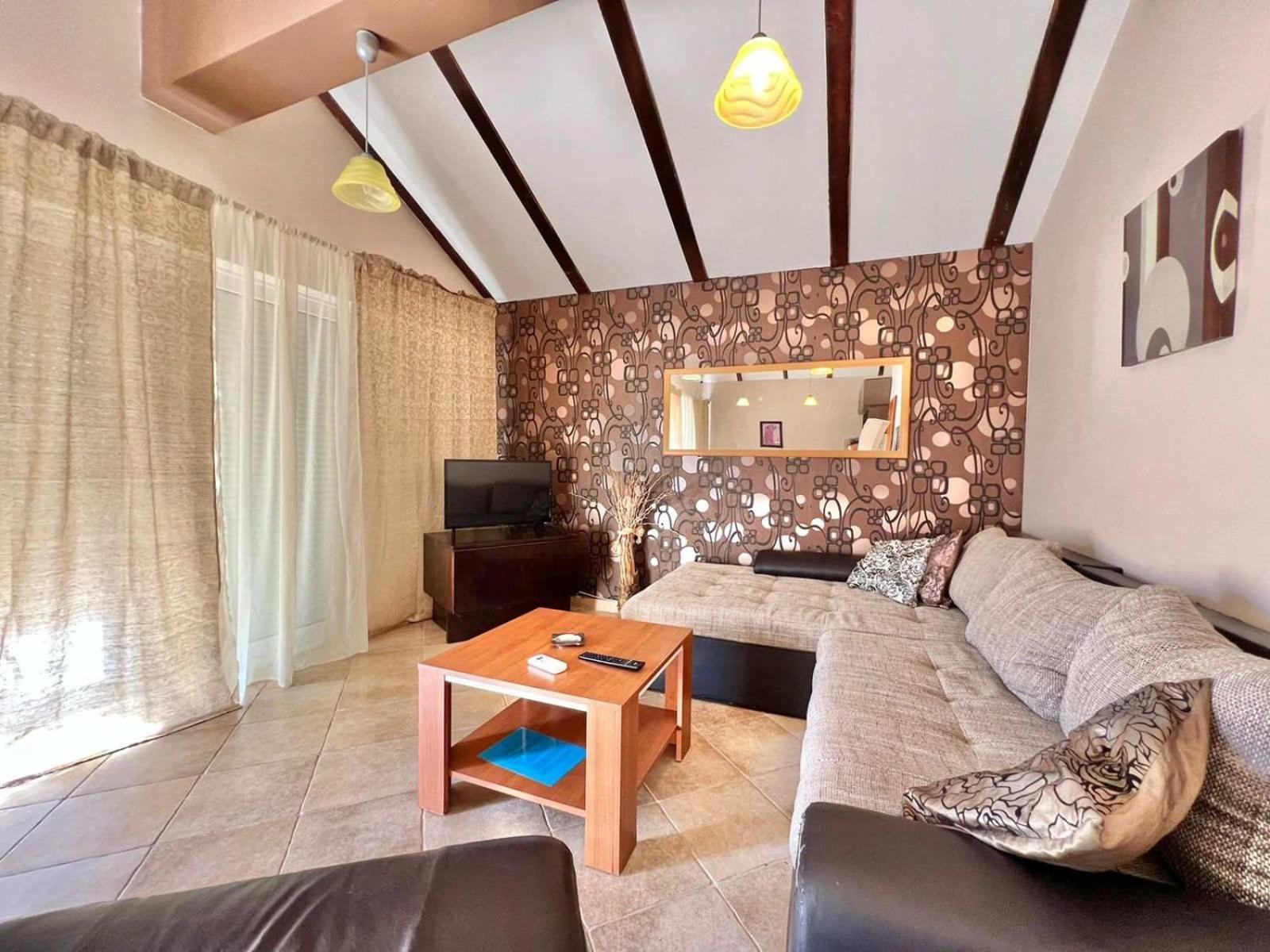 Apartment Lav Costas *