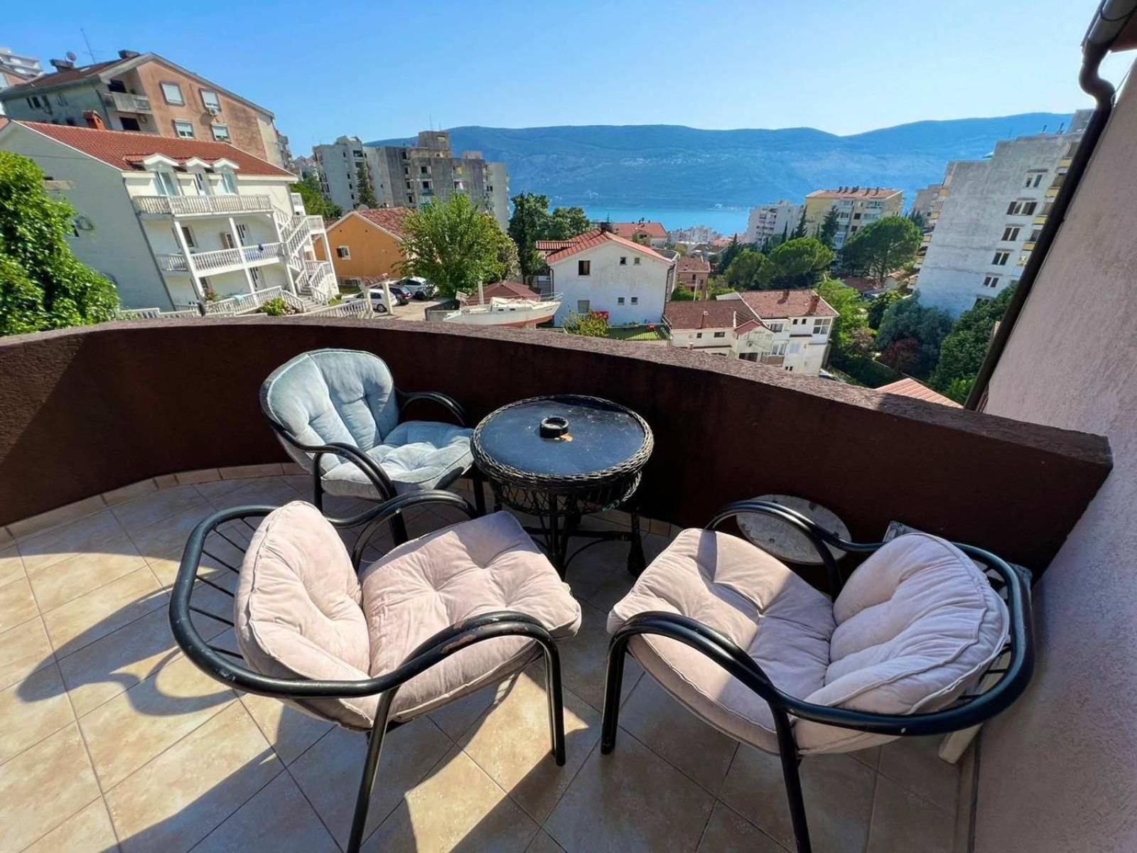 Apartment Lav Costas
