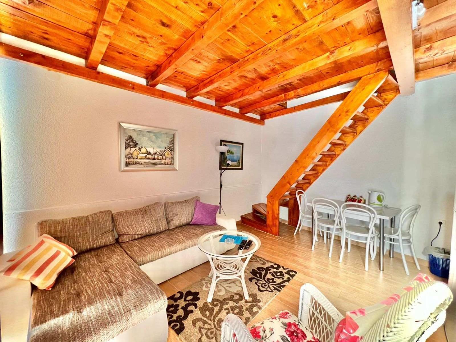 Lav Costas Apartment
