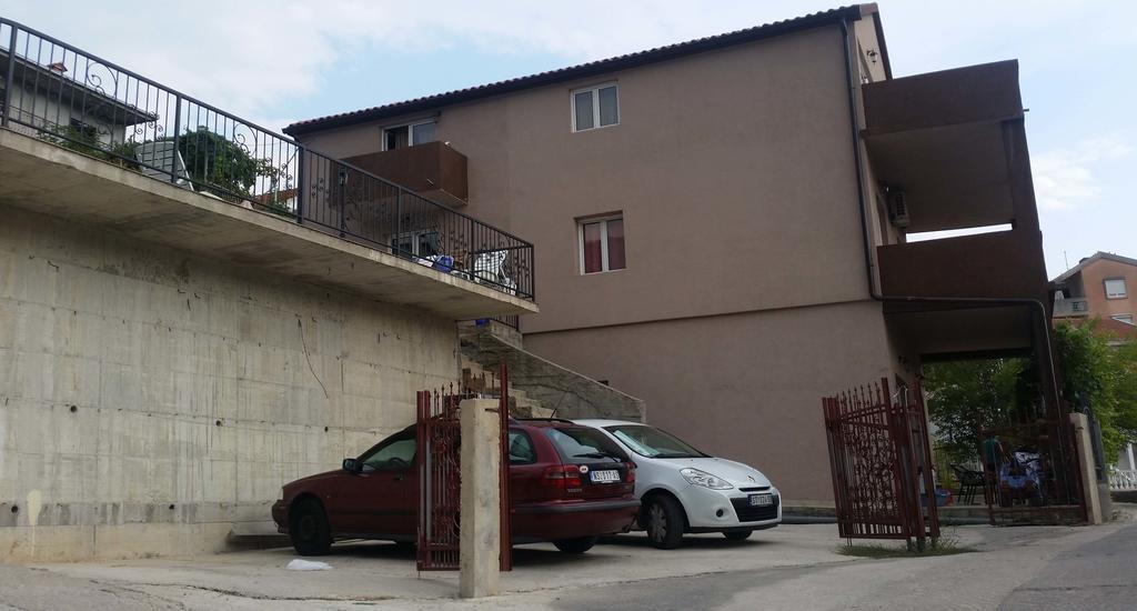 Lav Costas Apartment *