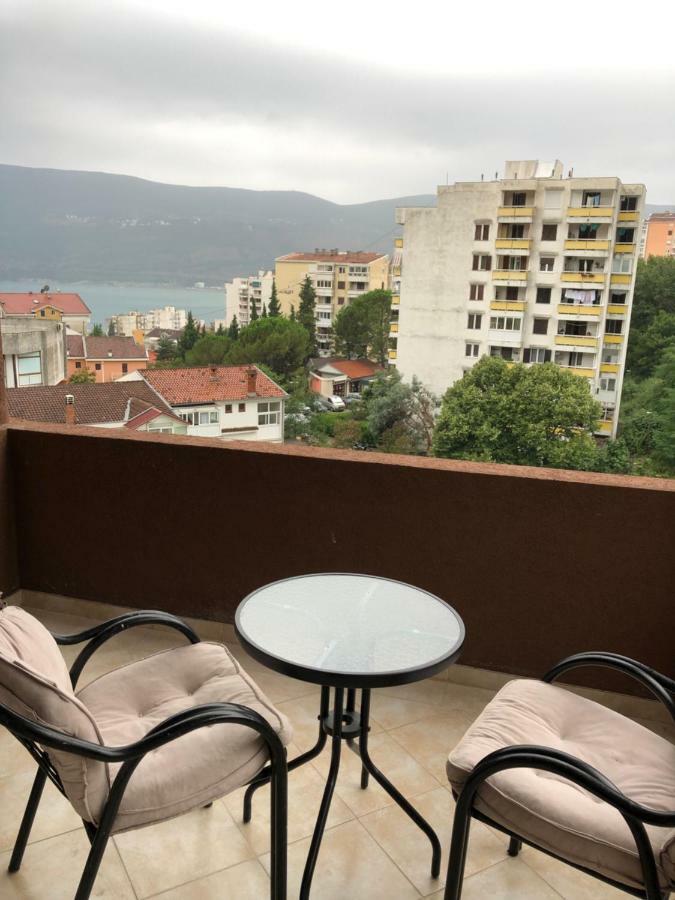 Lav Costas Apartment *