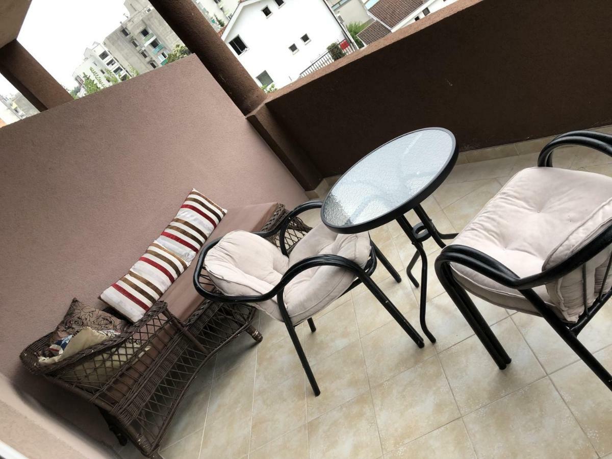 Lav Costas Apartment *